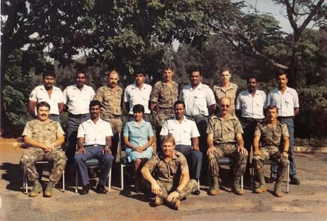 SOUTH AFRICAN POLICE RIOT AND CROWD CATO MANOR, DURBAN 1986